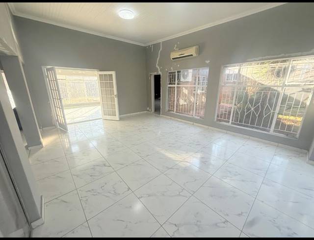 3 BEDROOM HOUSE FOR SALE IN FLORA GARDENS
